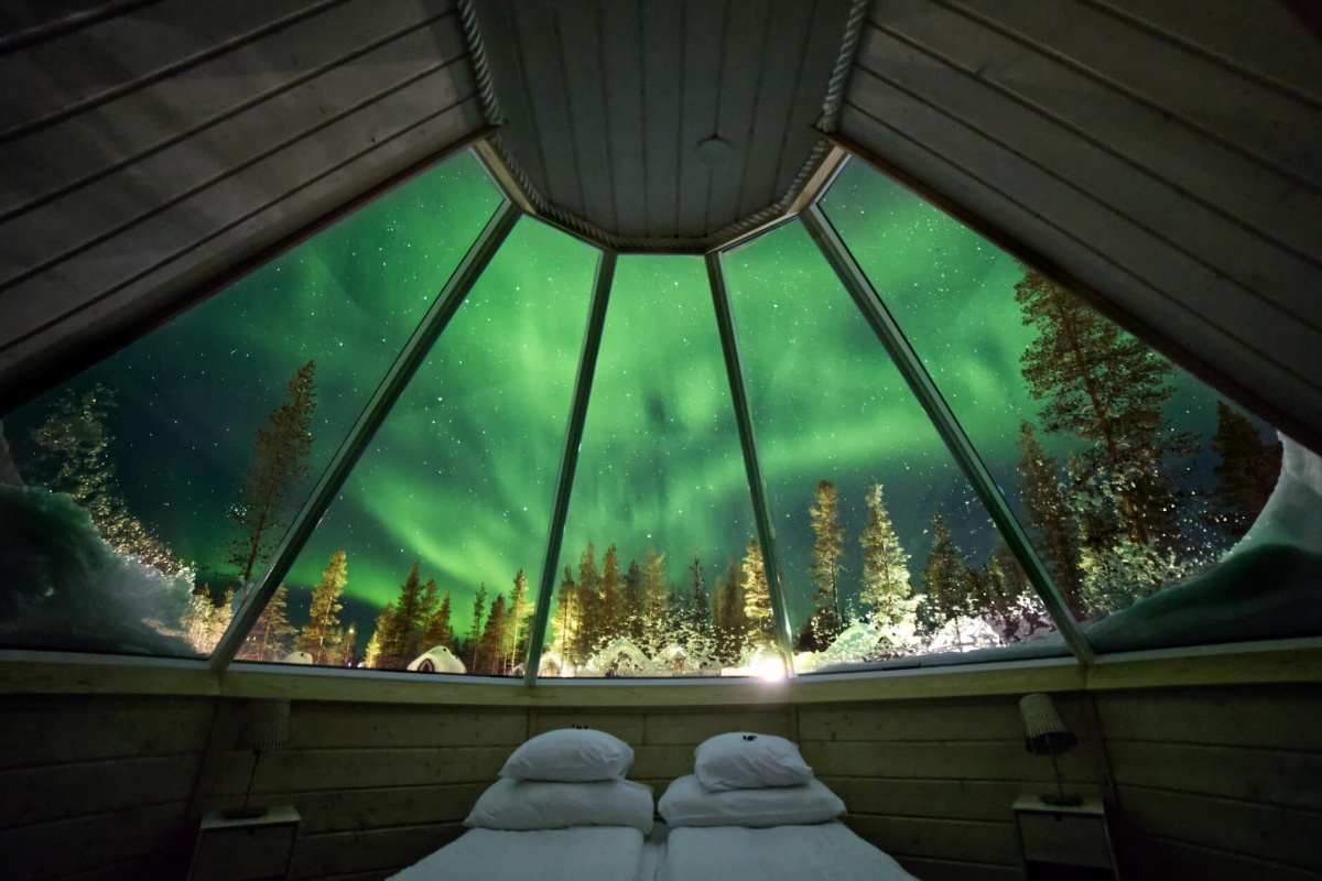 Aurora Background Extend