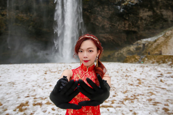 詩莉雅蘭瀑布 Seljalandsfoss